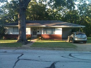 305 King St, Center, TX 75935