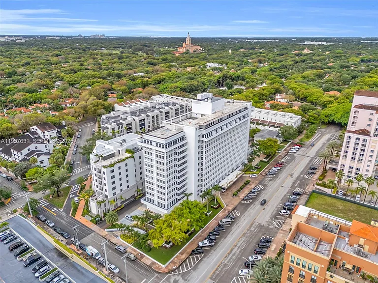 700 Biltmore Way #918 — Photo 17