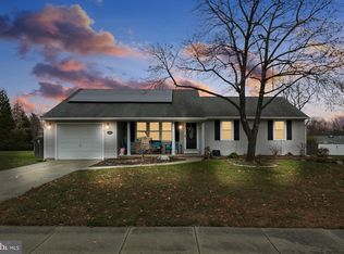 218 Farmington Rd, Delran, NJ 08075