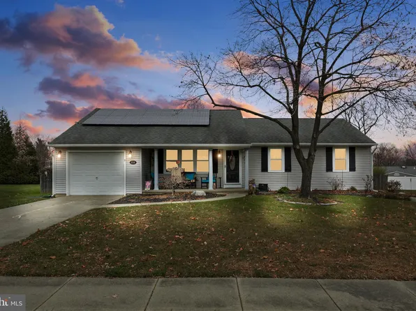 218 Farmington Rd, Delran, NJ 08075
