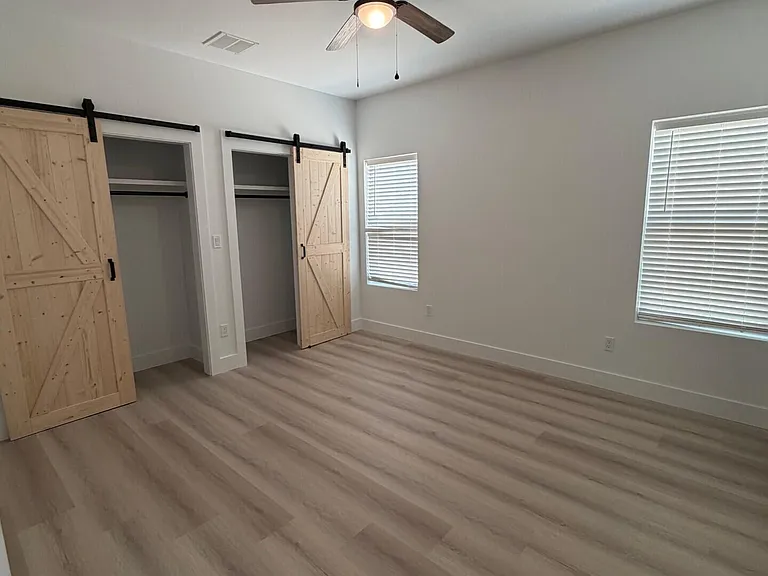 2512 N Bonita Ave — Photo 7