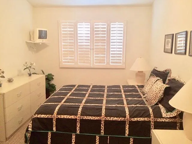 the queen bedroom