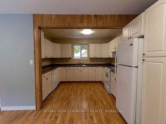 3rd image of 781 Edward St