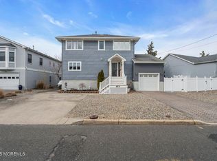 654 Bayview Dr, Toms River, NJ