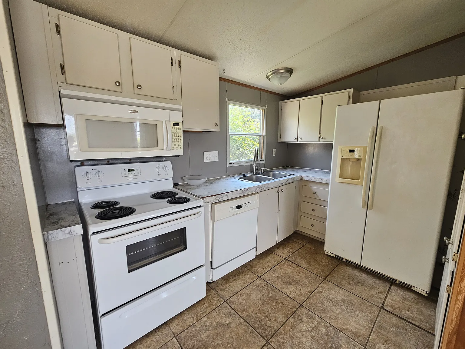 1 bed, 560 sqft, $1,100 — Photo 3