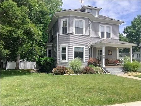 3rd image of 125 Grove Ave