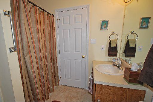 2nd image of 3527 Crossroads Way
