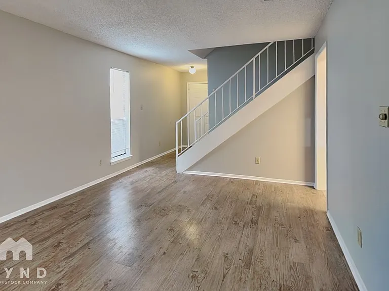 2300 Berkett Dr #B — Photo 3