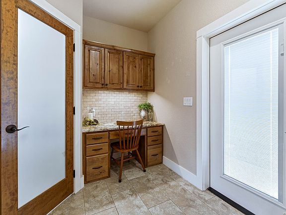 4th image of 203 UNIT B Champions Blvd (Two Homes)