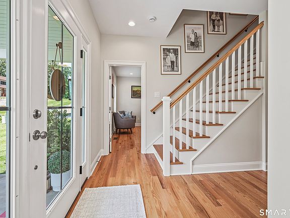 2nd image of 18 Hunting Ridge Road