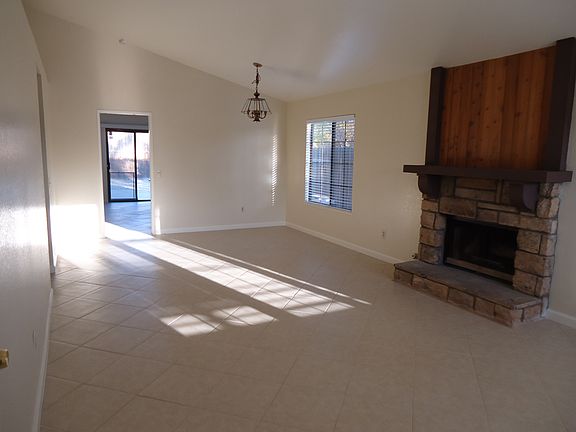 4th image of 13156 Sweetfern St