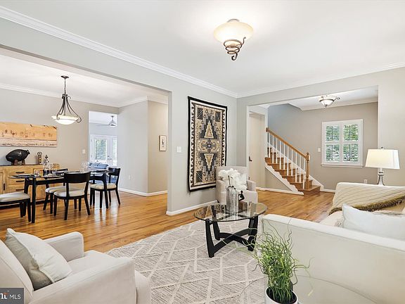 5th image of 8817 Hawkins Ln