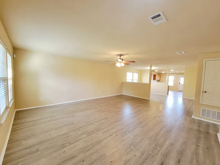 10032 Daly Dr — Photo 4