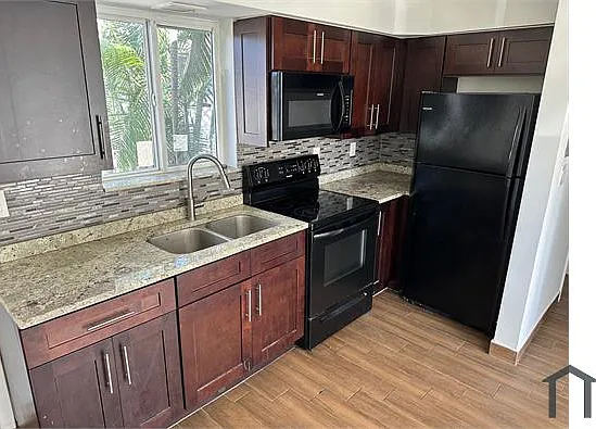 904 NE 12th Ave #1 — Photo 6