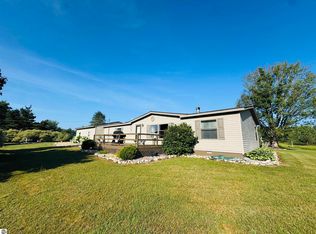 8405 N 9th Rd, Mesick, MI 49668