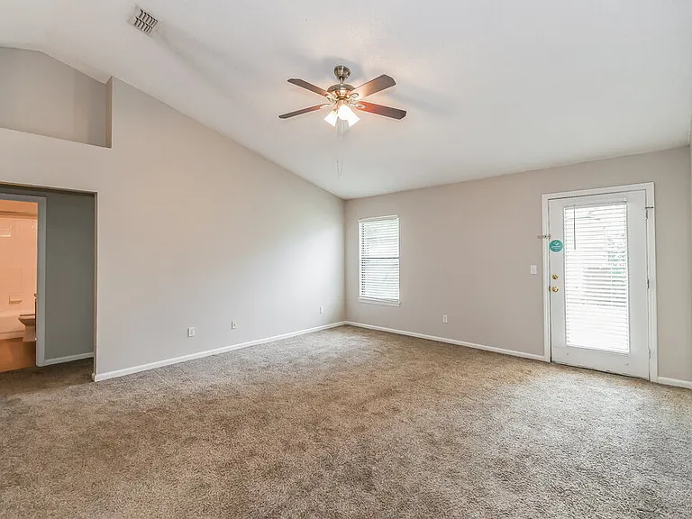 4323 Hanging Moss Dr — Photo 3