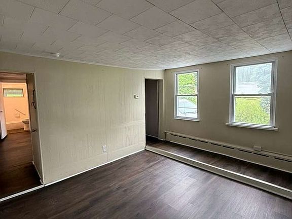 3rd image of 383-385 Carver St