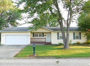 210 Lamar Dr, Salem, IL 62881