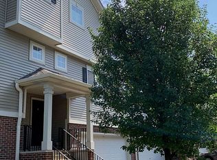 1865 Indian Hill Ln, Aurora, IL 60503