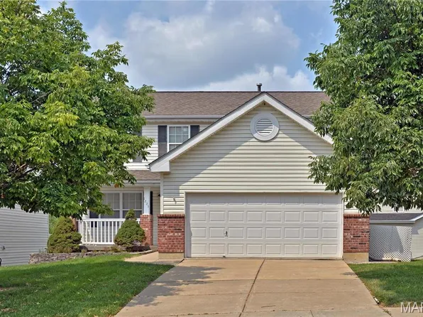 1225 Flintshire Ln, Lake Saint Louis, MO 63367