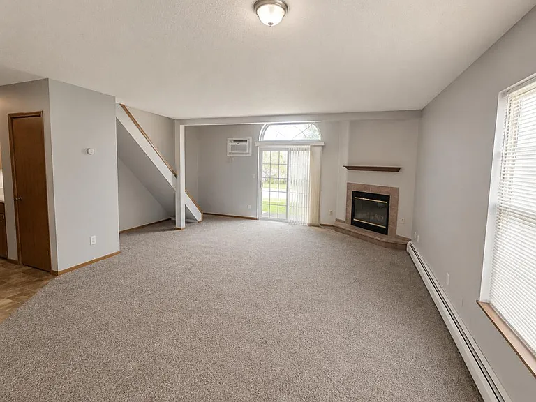 7457 E Huntington Dr #3 — Photo 1