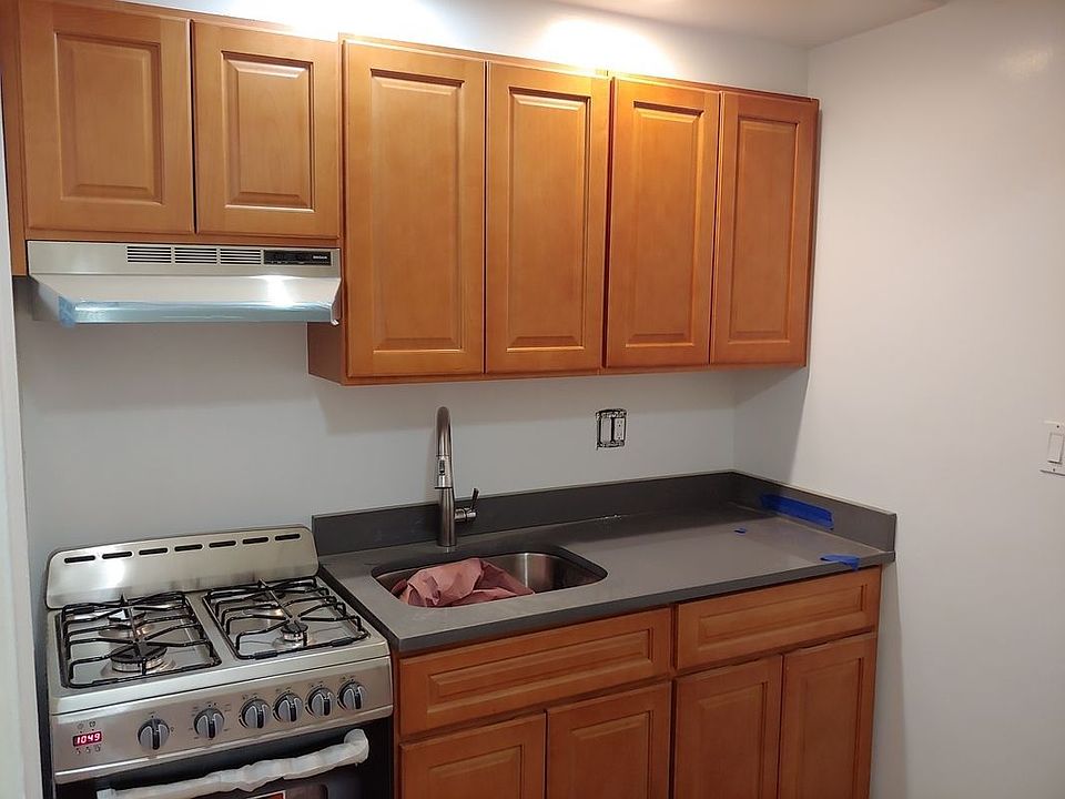 2nd image of 3325 76th St APT 6F
