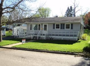 541 S Larson St, Richland Center, WI 53581