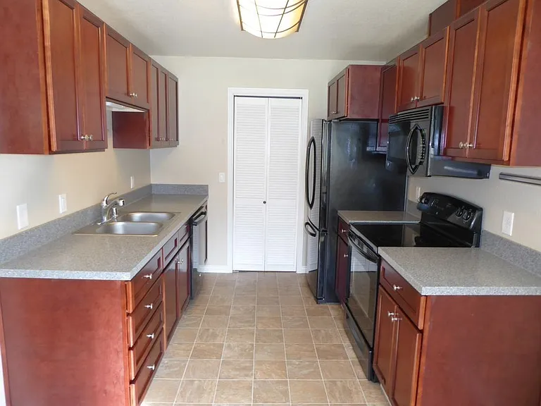 9236 Emily Way — Photo 7