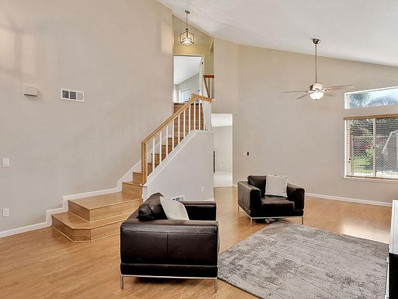 5th image of 442 Charlemagne Ln