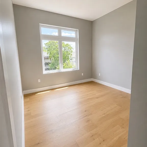 60 Cross St E #308 — Photo 5