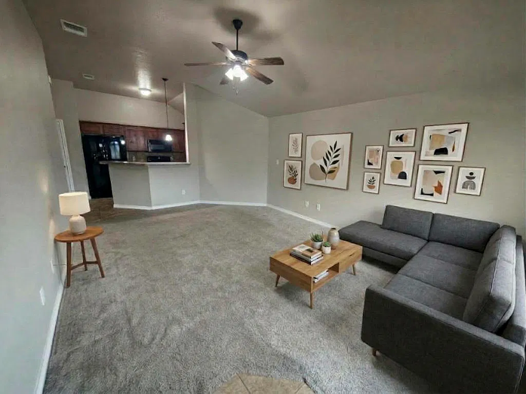 3 bed, 1306 sqft, $1,300 — Photo 2