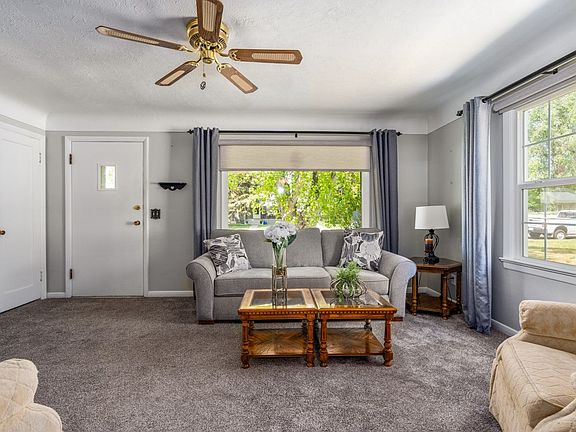 5th image of 1012 Avenue E