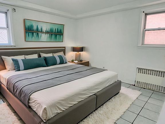 4th image of 300 51st St #1