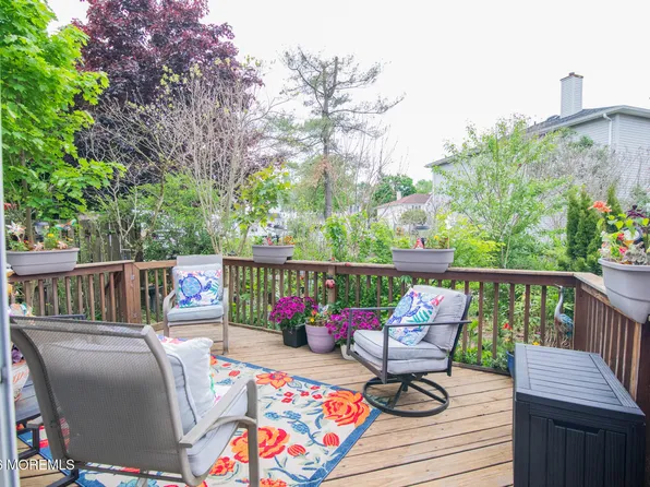 10 Carriage Lane, Englishtown, NJ 07726