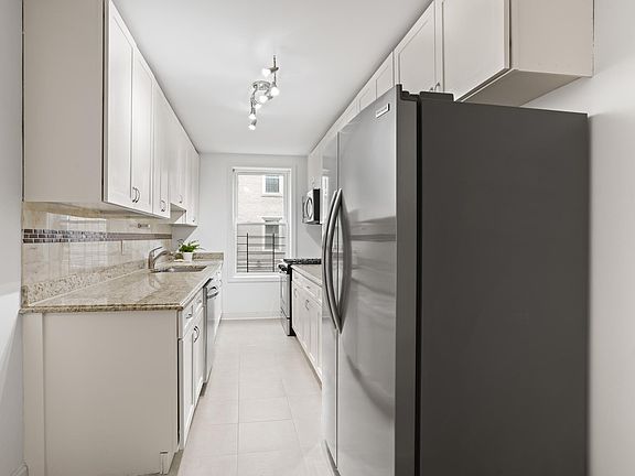 2nd image of 811 Walton Ave APT B9