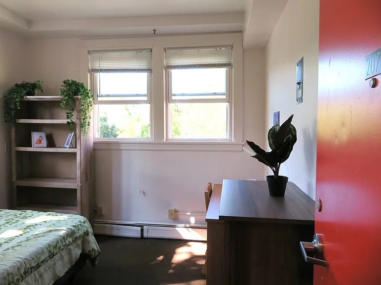 222 S Aurora St — Photo 36