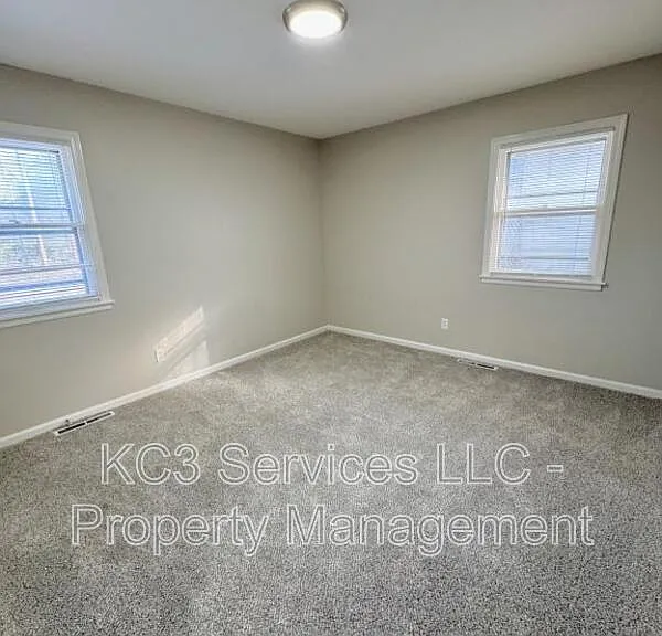 5940 E 136th St — Photo 13