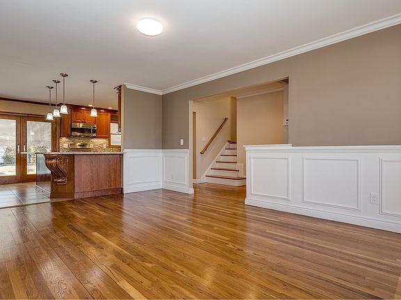 3rd image of 84 Cedar Dr