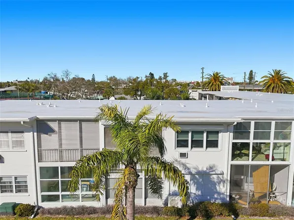 7050 Sunset Way APT 21, Saint Pete Beach, FL 33706