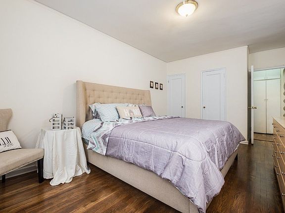 2nd image of 155 W 71st St APT 1J