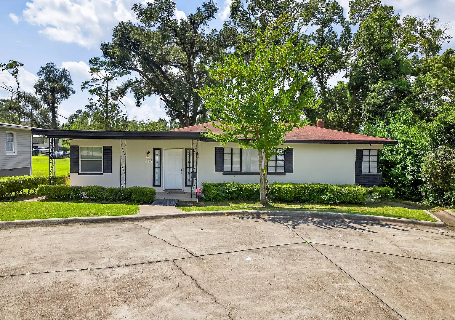 Updated 4/3 House Near FSU! — Photo 2