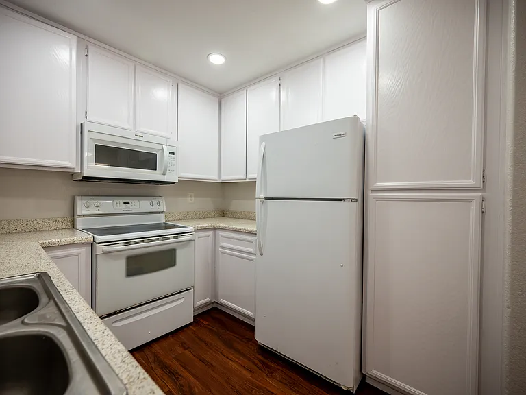 265 Ash Ave #A — Photo 4