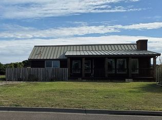 1027 Portland Ave SW, Bandon, OR 97411