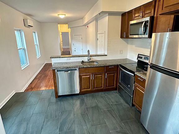 4th image of 2809 W Girard Ave Floor 2