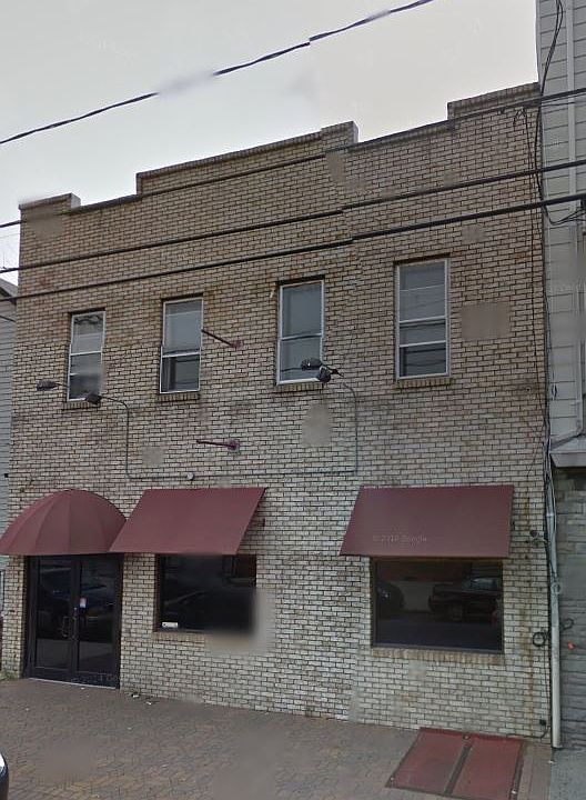 2nd image of 184 Elm St