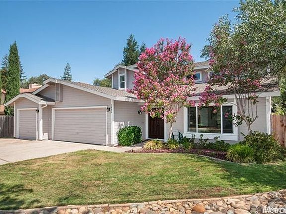 2nd image of 2684 Hillcrest Dr