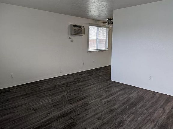 4th image of 219 N Michigan Ave #219