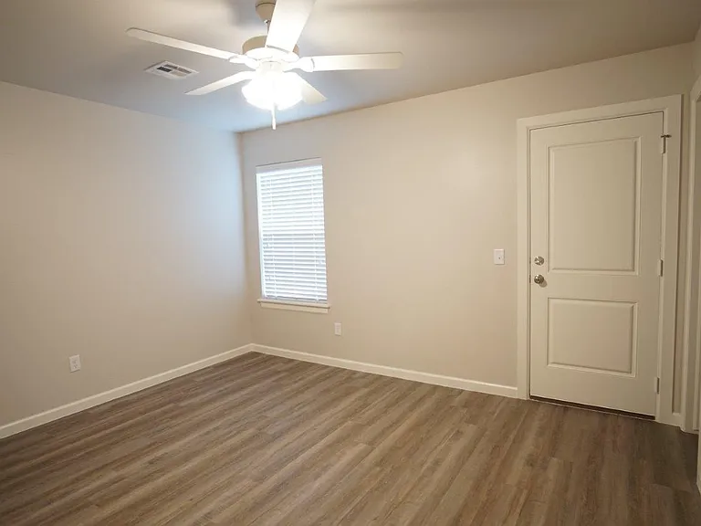 4310 NE 119th St — Photo 11