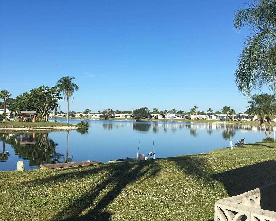 1st image of 812 Avanti Way