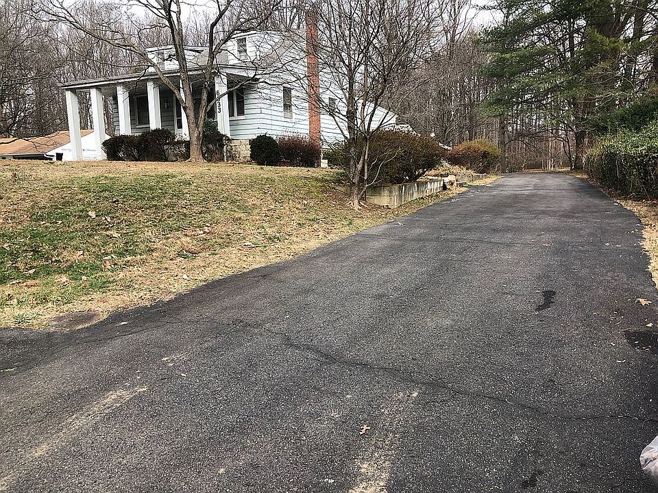 2nd image of 6333 Hillside Rd #1